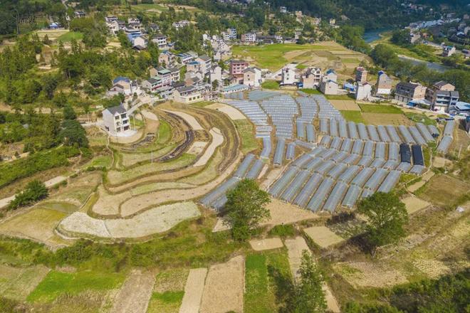 㵲阳河畔常见当地人垂钓、游泳和露营澳门新葡京入口三门滩离镇远古城不远(图2) 㵲阳河畔常见当地人垂钓、游泳和露营澳门新葡京入口三门滩离镇远古城不远(图2)