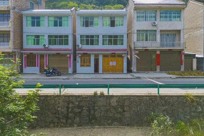 㵲阳河畔常见当地人垂钓、游泳和露营澳门新葡京入口三门滩离镇远古城不远(图4) 㵲阳河畔常见当地人垂钓、游泳和露营澳门新葡京入口三门滩离镇远古城不远(图4)